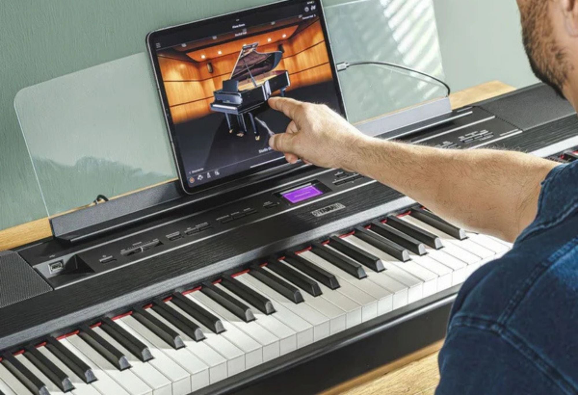 Yamaha P525B ( includes Stand, Pedals & Stool)